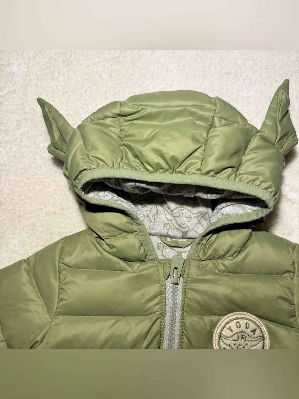 Baby Gap -Yoda - Star Wars Puffer Hooded Jacket green olive- Sz 6-12 months